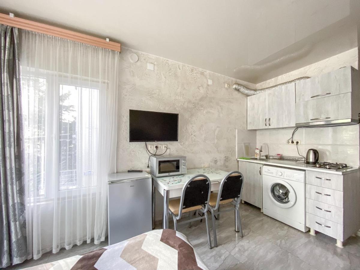 Apartment Studio Maksim Batumi Exterior foto