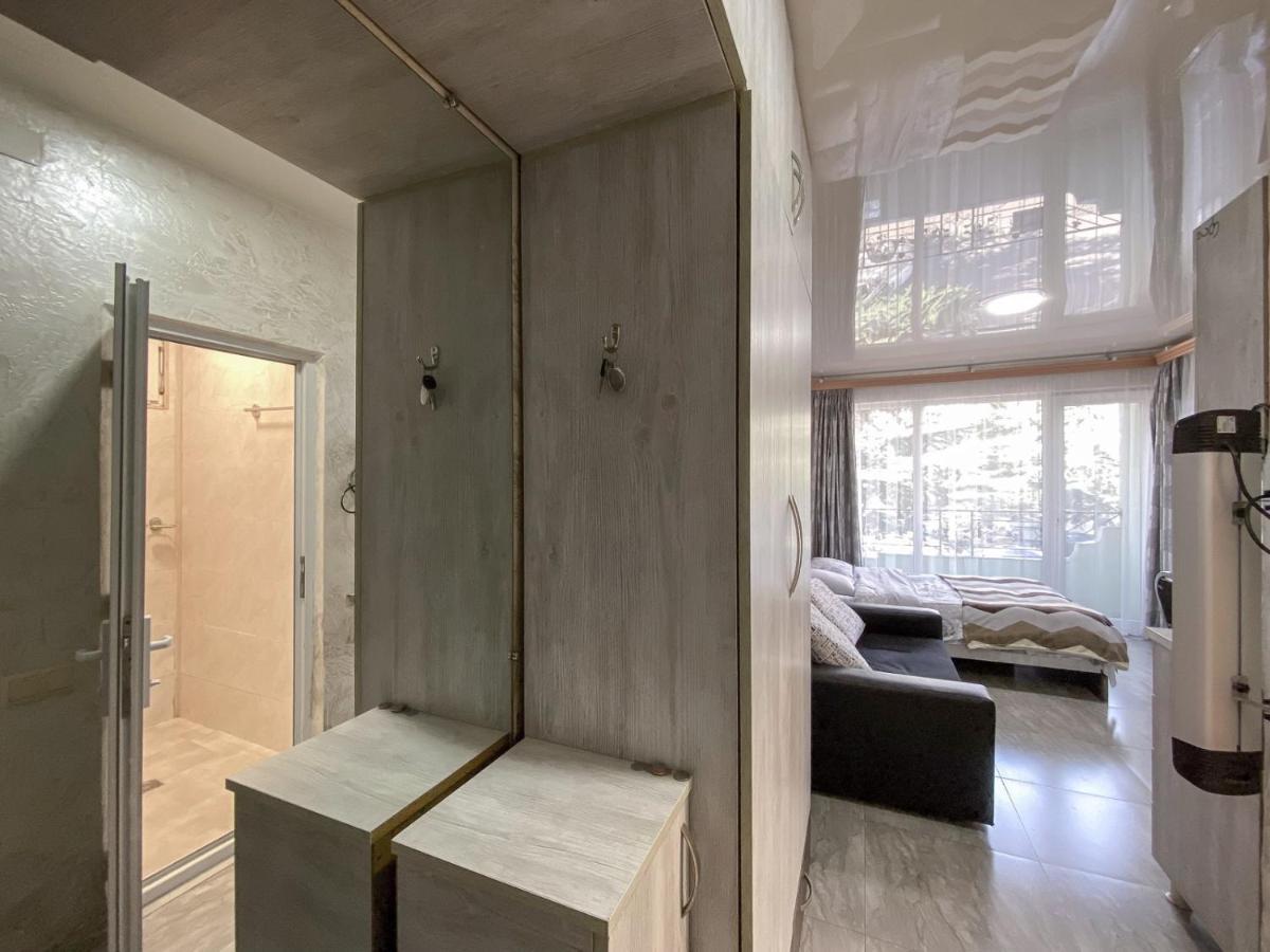 Apartment Studio Maksim Batumi Exterior foto